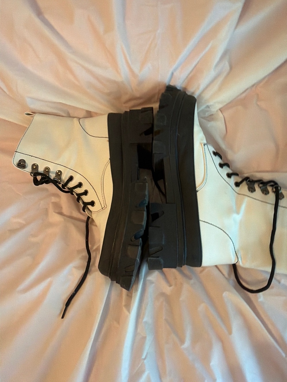 No Boundaries White and Black Lace-Up women’s 9 Combat Boots
